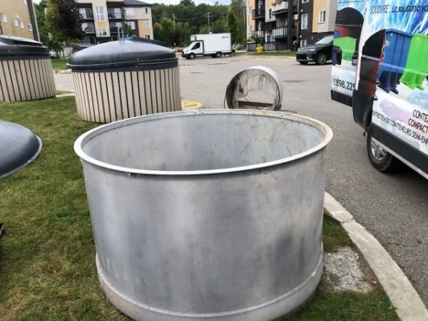 Intervention sur la cuve d’un conteneur semi-enfoui